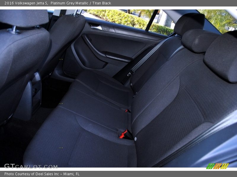 Platinum Grey Metallic / Titan Black 2016 Volkswagen Jetta S