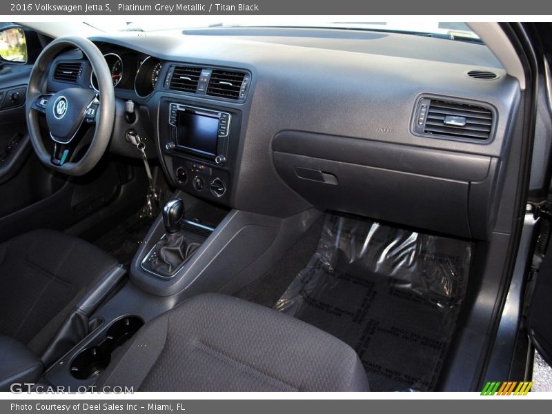 Platinum Grey Metallic / Titan Black 2016 Volkswagen Jetta S