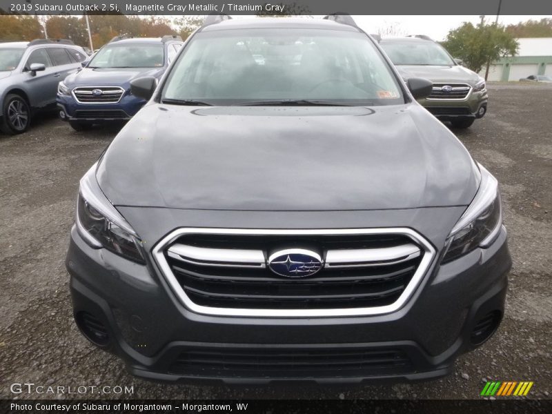 Magnetite Gray Metallic / Titanium Gray 2019 Subaru Outback 2.5i