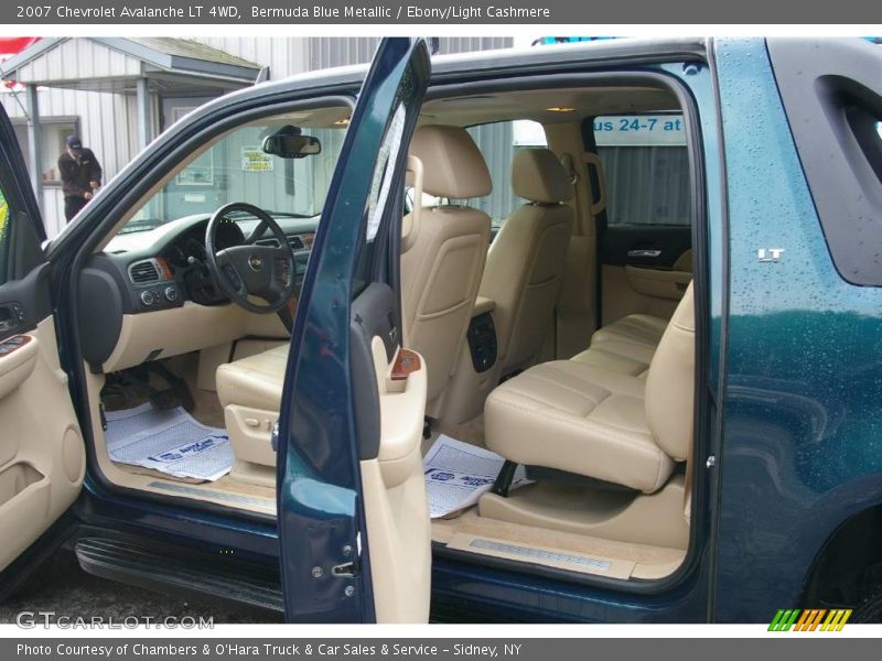 Bermuda Blue Metallic / Ebony/Light Cashmere 2007 Chevrolet Avalanche LT 4WD