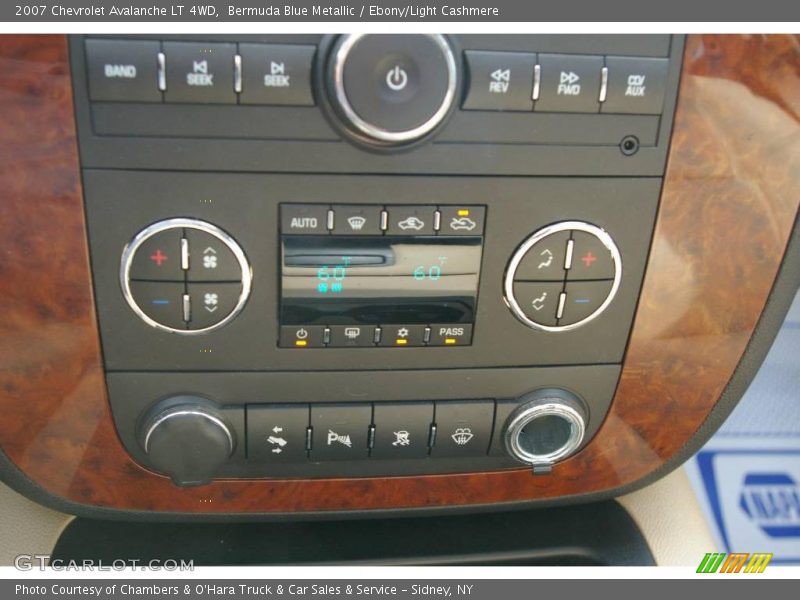 Bermuda Blue Metallic / Ebony/Light Cashmere 2007 Chevrolet Avalanche LT 4WD