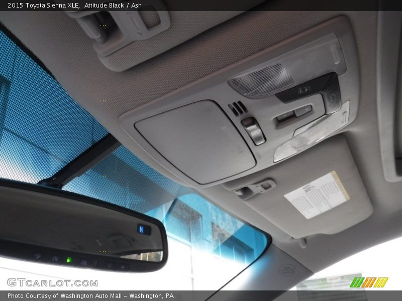 Attitude Black / Ash 2015 Toyota Sienna XLE
