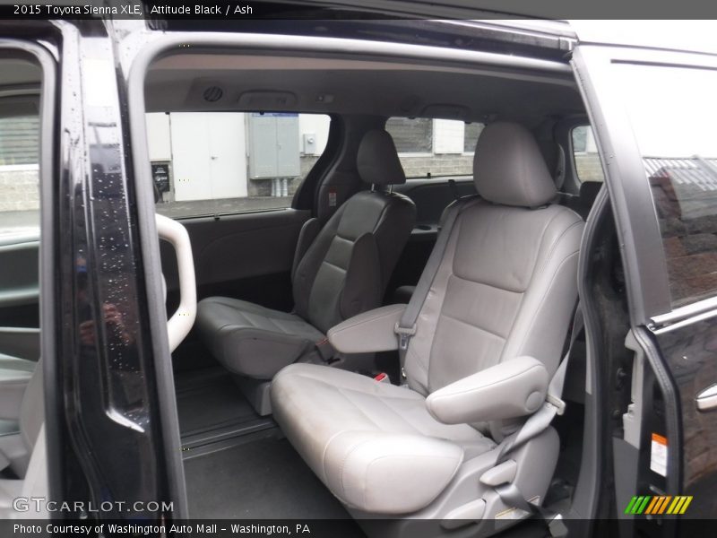 Attitude Black / Ash 2015 Toyota Sienna XLE
