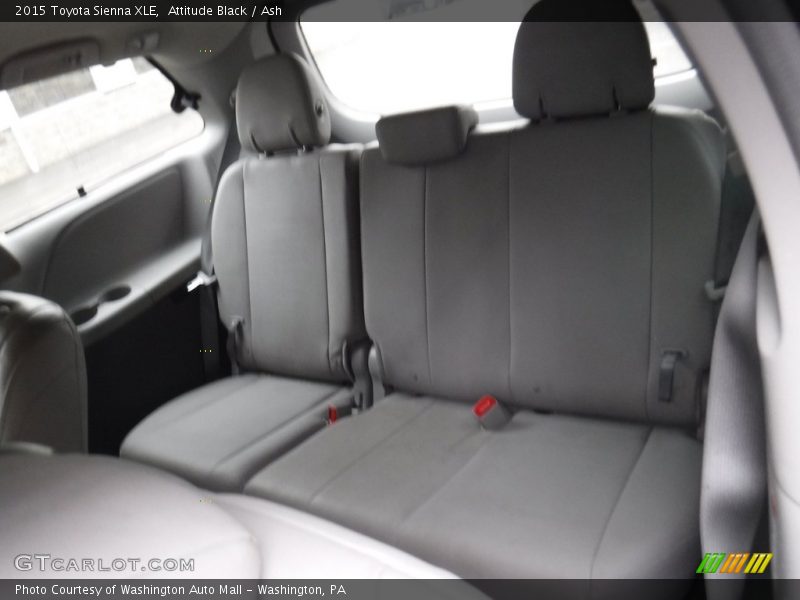Attitude Black / Ash 2015 Toyota Sienna XLE