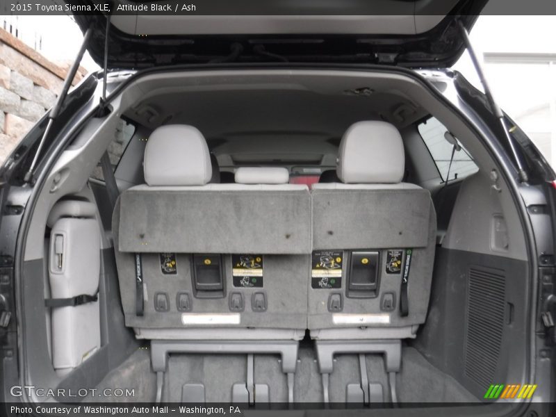 Attitude Black / Ash 2015 Toyota Sienna XLE