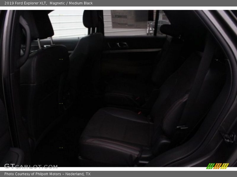 Magnetic / Medium Black 2019 Ford Explorer XLT