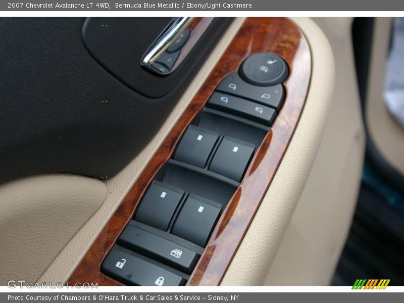 Bermuda Blue Metallic / Ebony/Light Cashmere 2007 Chevrolet Avalanche LT 4WD