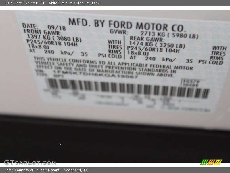 White Platinum / Medium Black 2019 Ford Explorer XLT