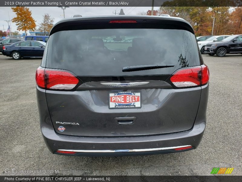 Granite Crystal Metallic / Black/Alloy 2019 Chrysler Pacifica Touring L