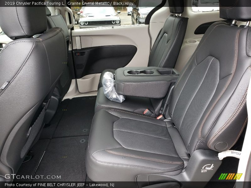 Granite Crystal Metallic / Black/Alloy 2019 Chrysler Pacifica Touring L