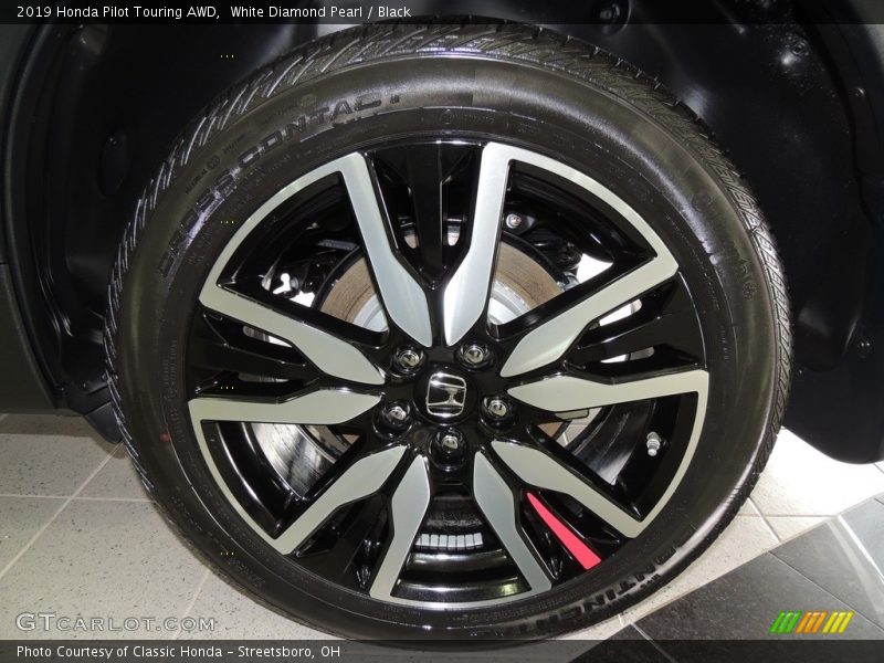White Diamond Pearl / Black 2019 Honda Pilot Touring AWD