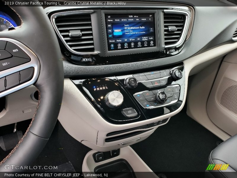 Granite Crystal Metallic / Black/Alloy 2019 Chrysler Pacifica Touring L