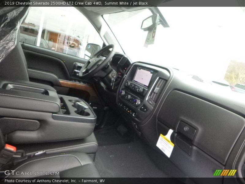 Summit White / Jet Black 2019 Chevrolet Silverado 2500HD LTZ Crew Cab 4WD