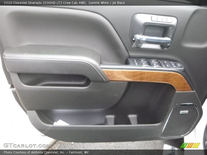 Summit White / Jet Black 2019 Chevrolet Silverado 2500HD LTZ Crew Cab 4WD