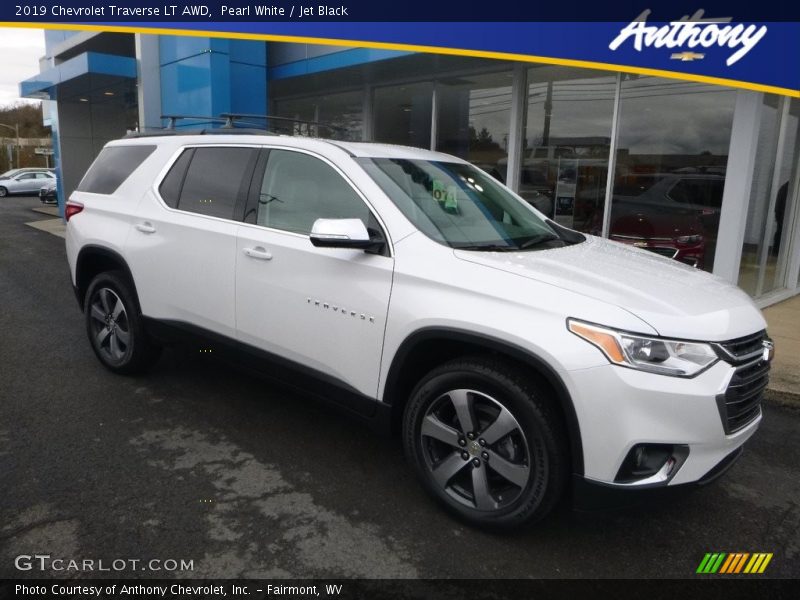 Pearl White / Jet Black 2019 Chevrolet Traverse LT AWD