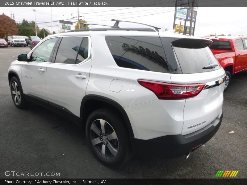 Pearl White / Jet Black 2019 Chevrolet Traverse LT AWD