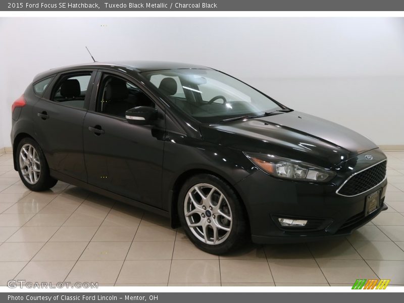 Tuxedo Black Metallic / Charcoal Black 2015 Ford Focus SE Hatchback