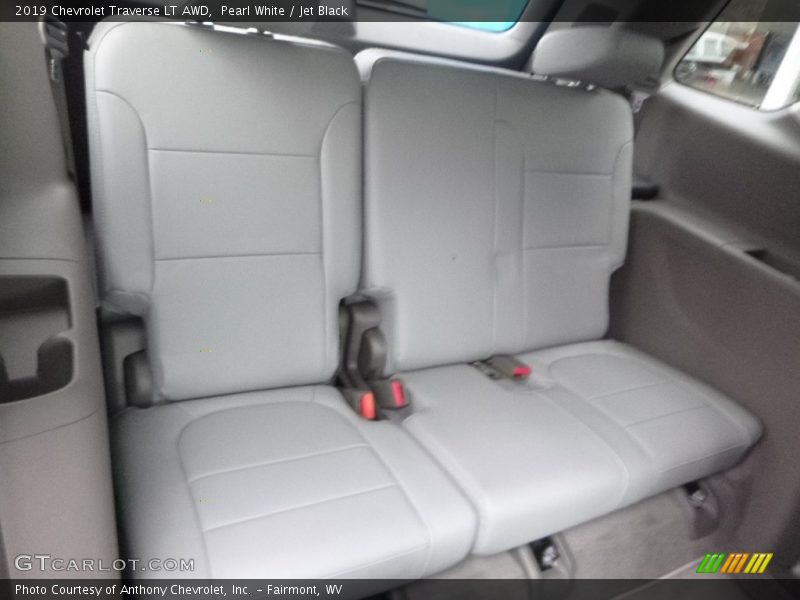 Pearl White / Jet Black 2019 Chevrolet Traverse LT AWD