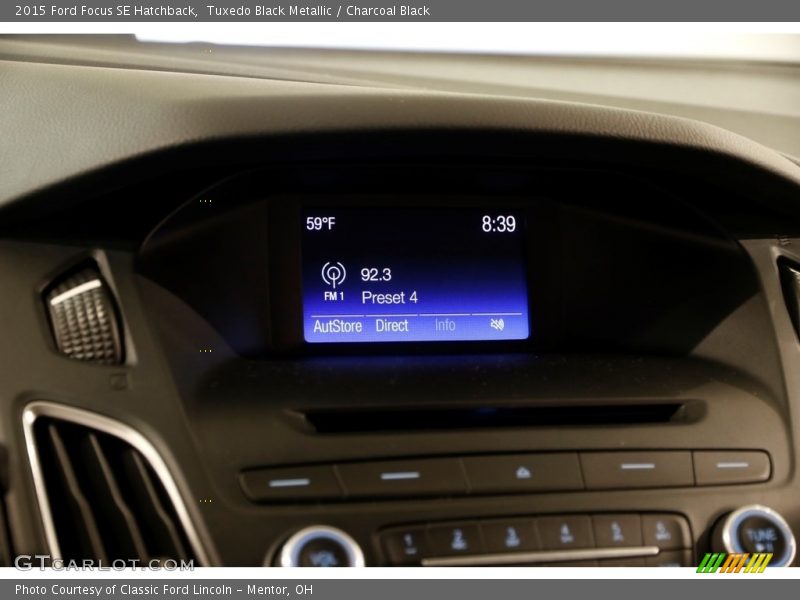 Tuxedo Black Metallic / Charcoal Black 2015 Ford Focus SE Hatchback