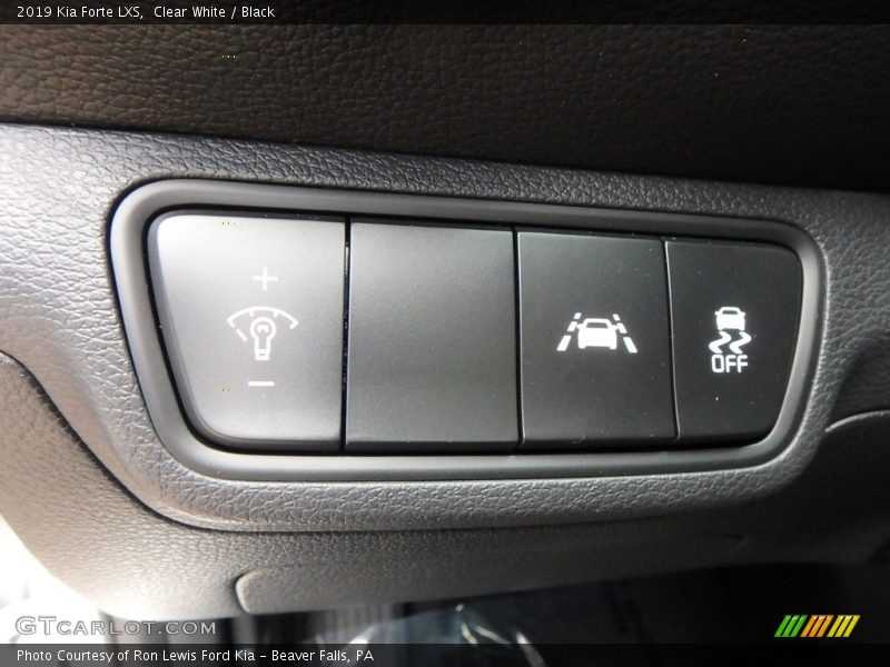 Clear White / Black 2019 Kia Forte LXS