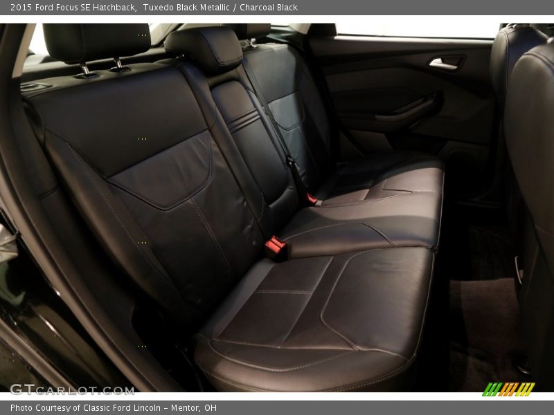 Tuxedo Black Metallic / Charcoal Black 2015 Ford Focus SE Hatchback