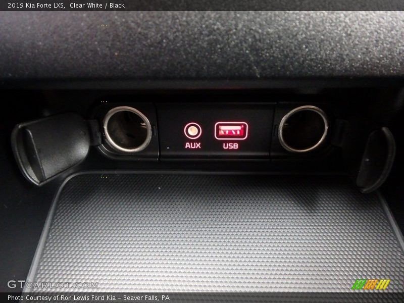 Clear White / Black 2019 Kia Forte LXS