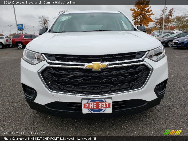 Summit White / Jet Black 2019 Chevrolet Traverse LS