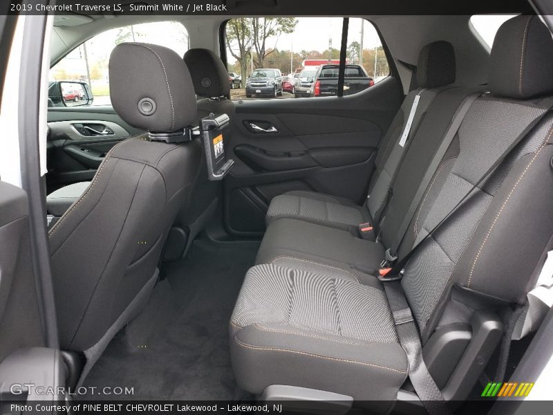Summit White / Jet Black 2019 Chevrolet Traverse LS