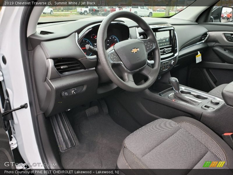 Summit White / Jet Black 2019 Chevrolet Traverse LS