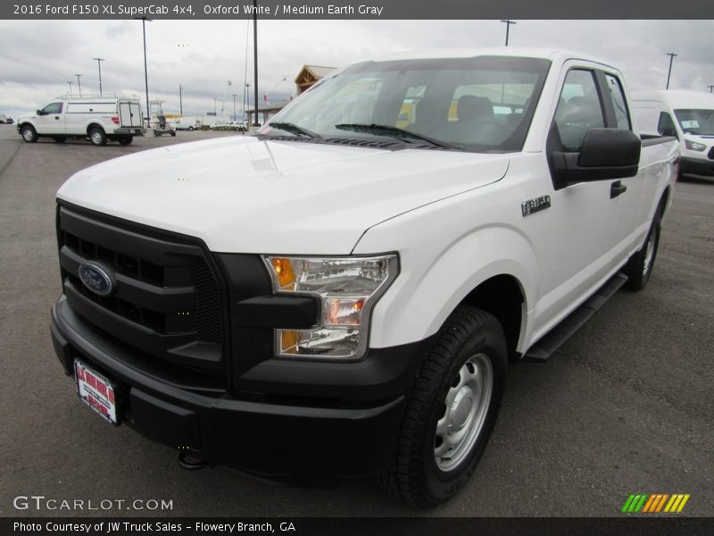Oxford White / Medium Earth Gray 2016 Ford F150 XL SuperCab 4x4