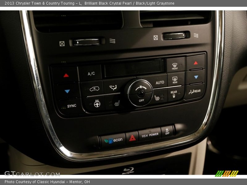 Brilliant Black Crystal Pearl / Black/Light Graystone 2013 Chrysler Town & Country Touring - L