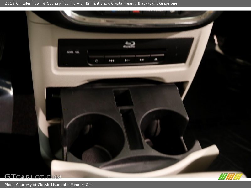 Brilliant Black Crystal Pearl / Black/Light Graystone 2013 Chrysler Town & Country Touring - L