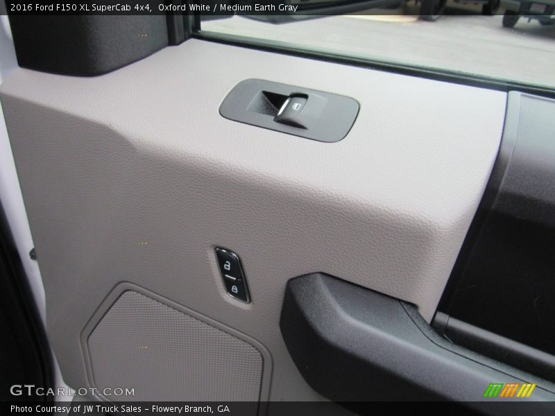 Oxford White / Medium Earth Gray 2016 Ford F150 XL SuperCab 4x4