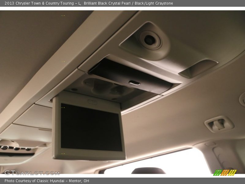 Brilliant Black Crystal Pearl / Black/Light Graystone 2013 Chrysler Town & Country Touring - L