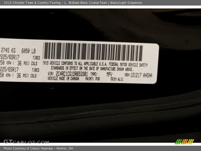 Brilliant Black Crystal Pearl / Black/Light Graystone 2013 Chrysler Town & Country Touring - L
