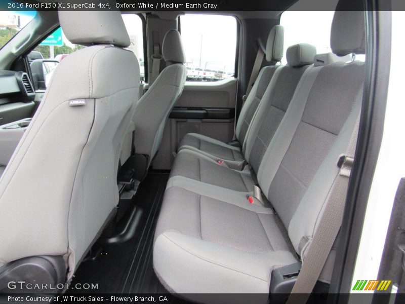 Oxford White / Medium Earth Gray 2016 Ford F150 XL SuperCab 4x4