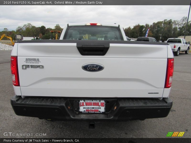 Oxford White / Medium Earth Gray 2016 Ford F150 XL SuperCab 4x4