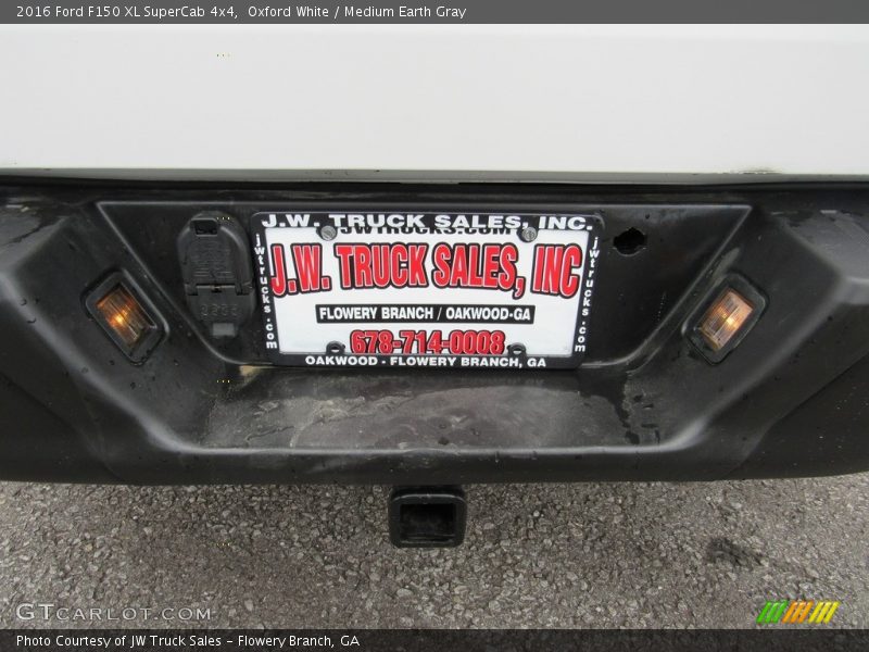 Oxford White / Medium Earth Gray 2016 Ford F150 XL SuperCab 4x4