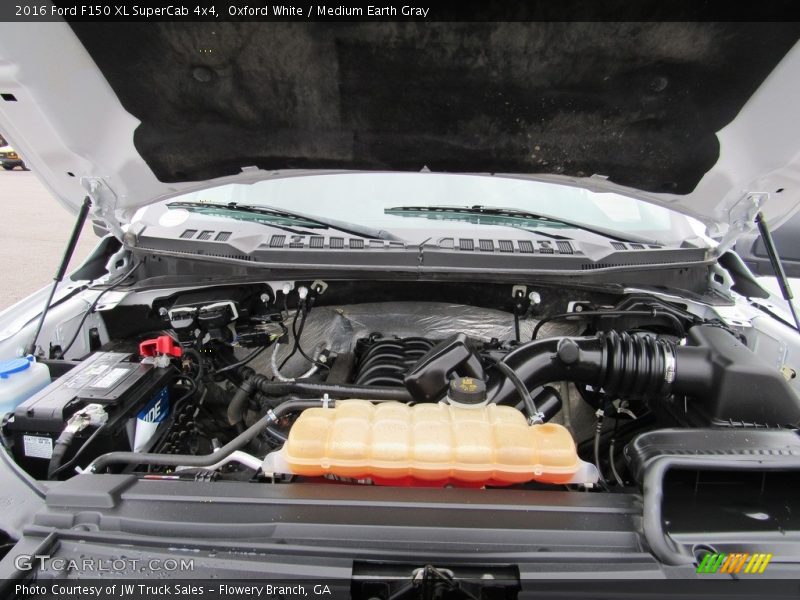 Oxford White / Medium Earth Gray 2016 Ford F150 XL SuperCab 4x4