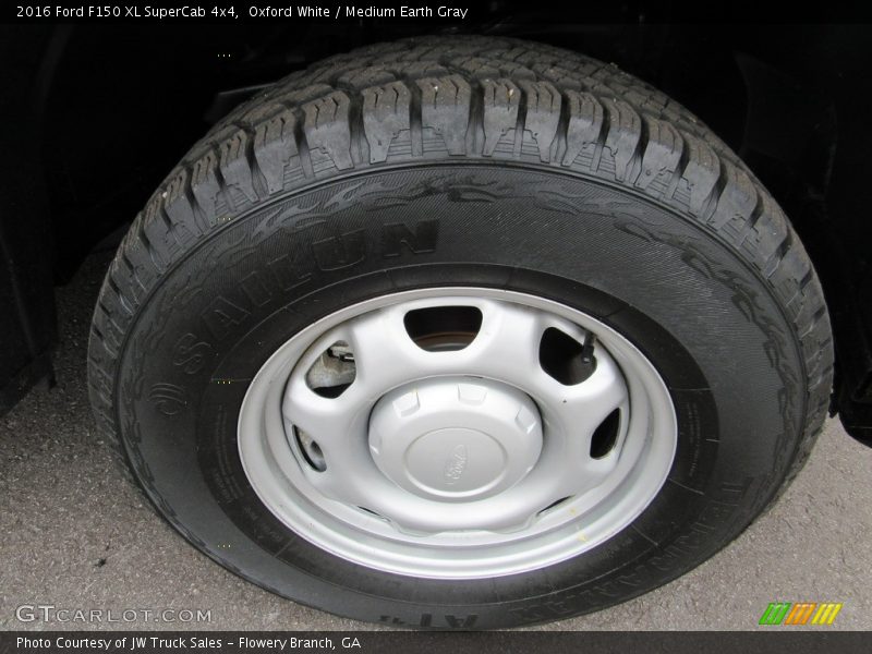 Oxford White / Medium Earth Gray 2016 Ford F150 XL SuperCab 4x4