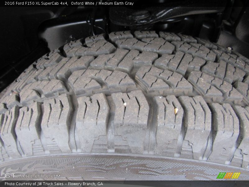 Oxford White / Medium Earth Gray 2016 Ford F150 XL SuperCab 4x4