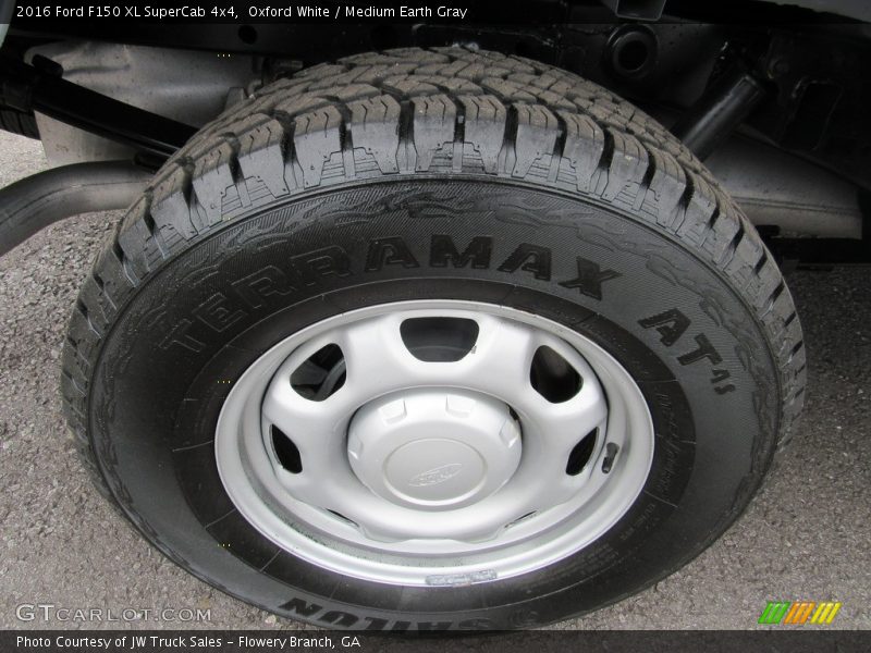 Oxford White / Medium Earth Gray 2016 Ford F150 XL SuperCab 4x4