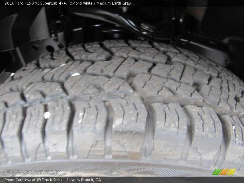 Oxford White / Medium Earth Gray 2016 Ford F150 XL SuperCab 4x4