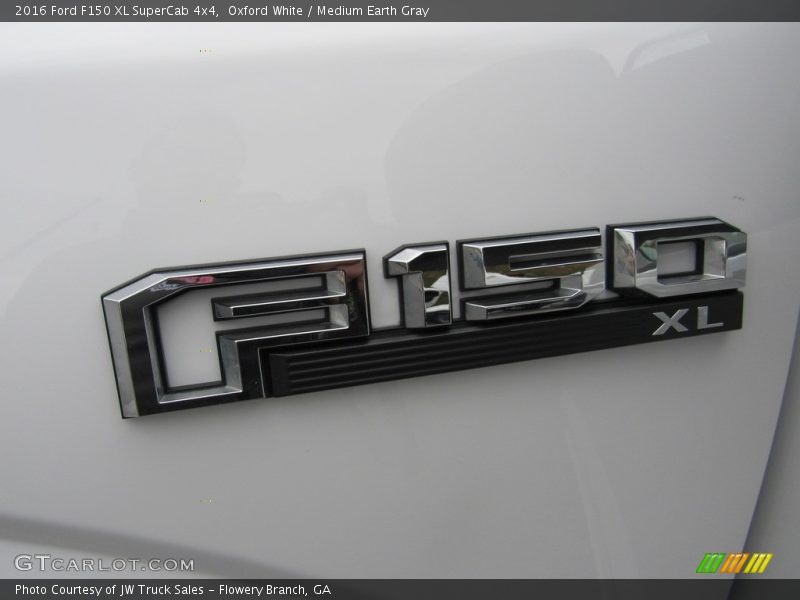 Oxford White / Medium Earth Gray 2016 Ford F150 XL SuperCab 4x4
