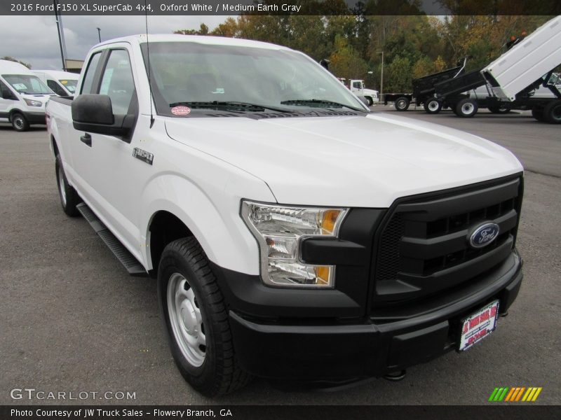 Oxford White / Medium Earth Gray 2016 Ford F150 XL SuperCab 4x4
