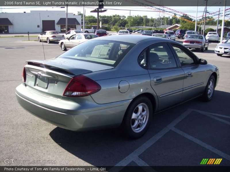 Light Tundra Metallic / Medium/Dark Flint Grey 2006 Ford Taurus SE