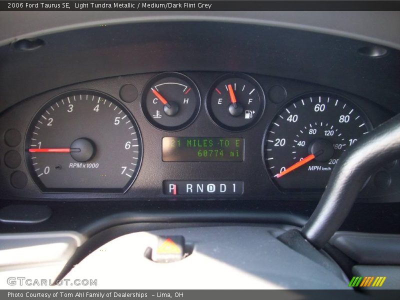 Light Tundra Metallic / Medium/Dark Flint Grey 2006 Ford Taurus SE
