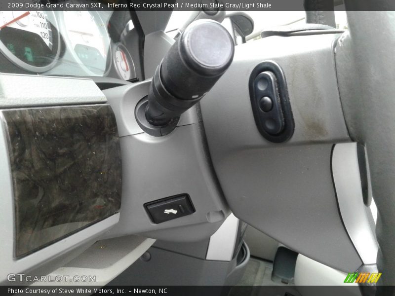 Inferno Red Crystal Pearl / Medium Slate Gray/Light Shale 2009 Dodge Grand Caravan SXT