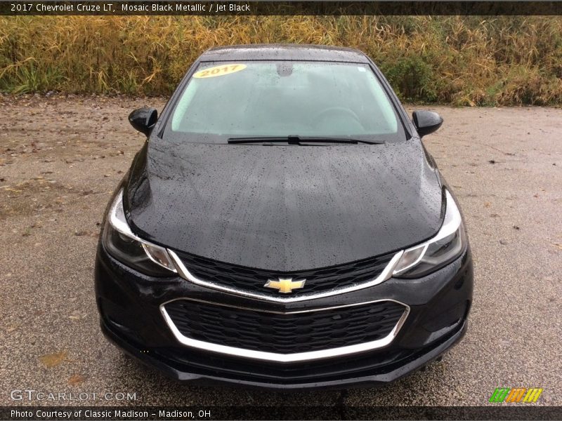 Mosaic Black Metallic / Jet Black 2017 Chevrolet Cruze LT