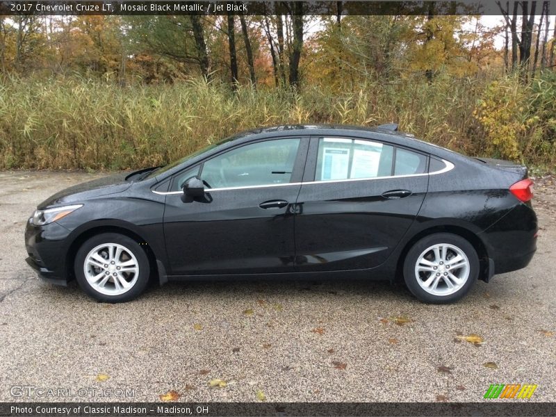 Mosaic Black Metallic / Jet Black 2017 Chevrolet Cruze LT